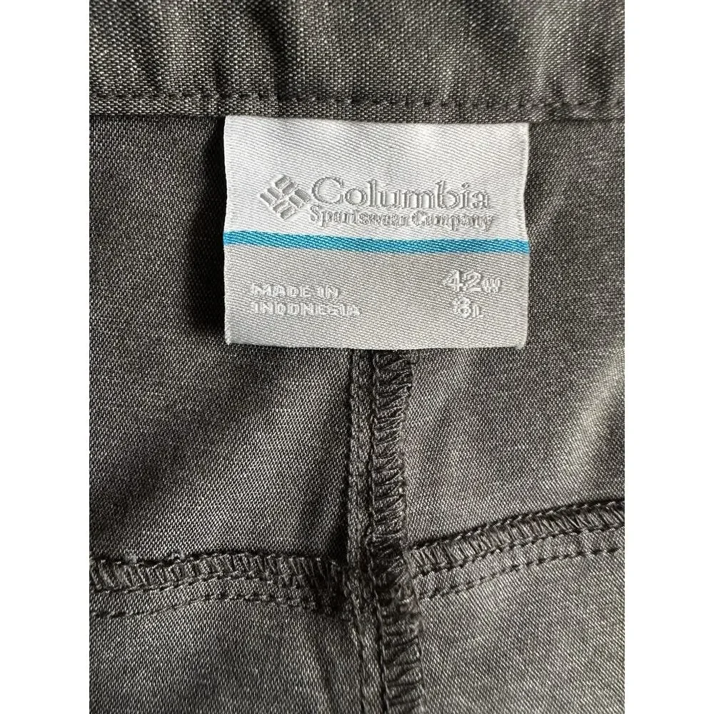 Columbia Shorts Mens Size 42W/8L Gray Polyester Nylon Flat Front Pockets Outdoor